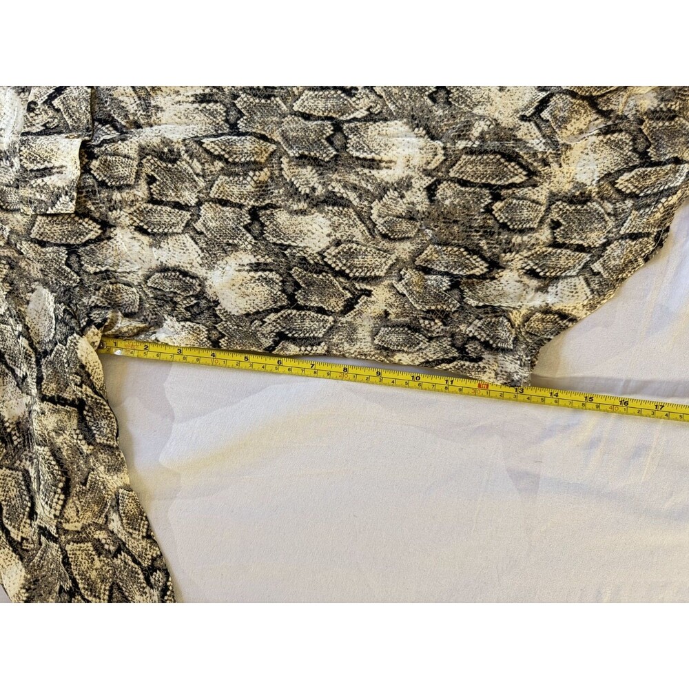 Hester & Orchard Women Snakeskin Print Button Front Blouse Top Long Sleeve NWT - Picture 2 of 10